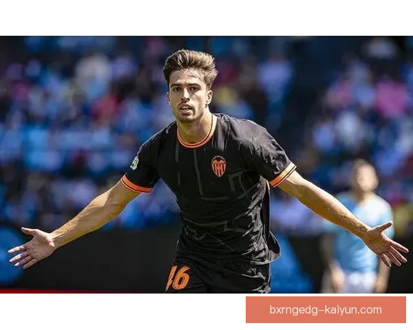 诺丁汉锋线表现稳健，近期状态回暖备受关注