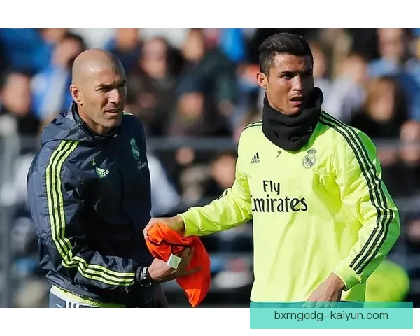 齐达内执教哲学解析:战术克制与更衣室管理的平衡之道 齐达内执教哲学解析:战术克制与更衣室管理的平衡之道